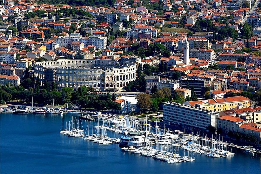 Apartment Mon Cheri-Located In A Quiet Neighbourhood Near Beaches Free Parking Pula Buitenkant foto