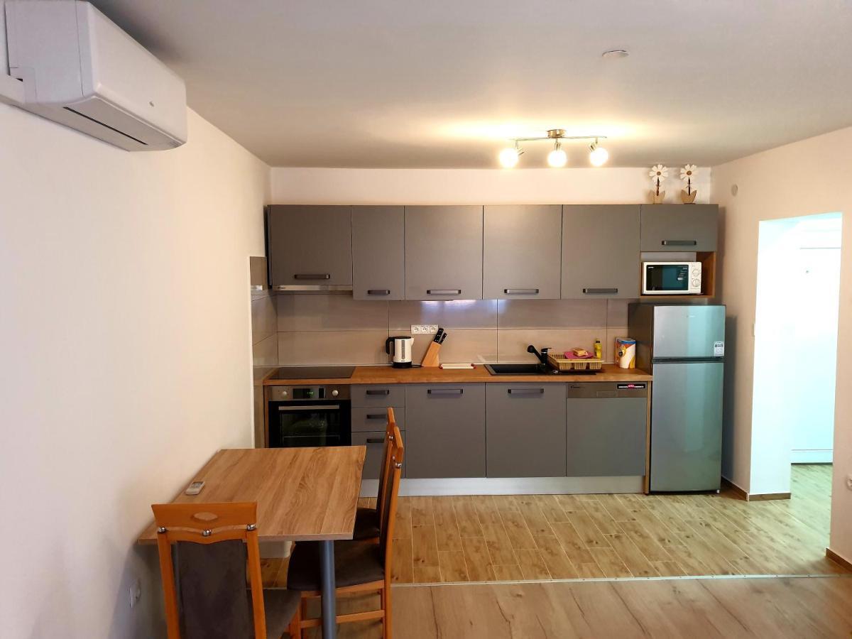 Apartment Mon Cheri-Located In A Quiet Neighbourhood Near Beaches Free Parking Pula Buitenkant foto